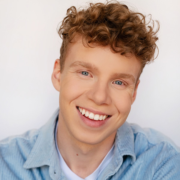 Headshot of Bryce Johnson