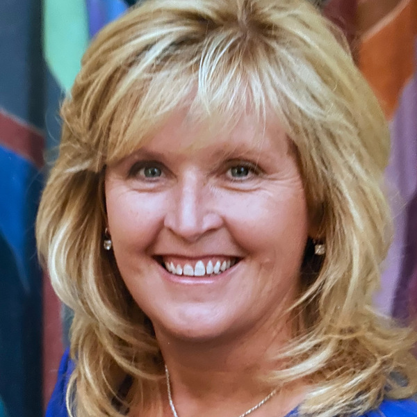 Headshot of Jennifer Rodrigues