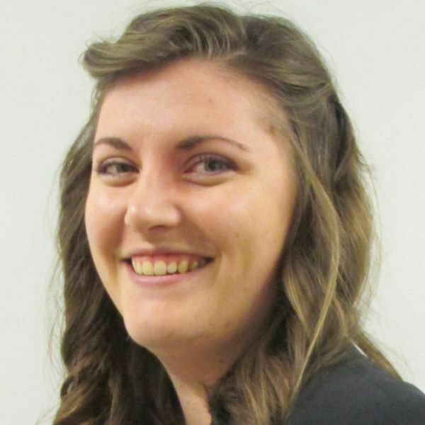 Headshot of Julia Holbert