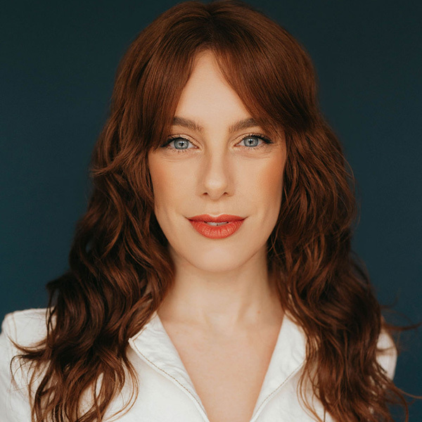 Headshot of Julia McLellan