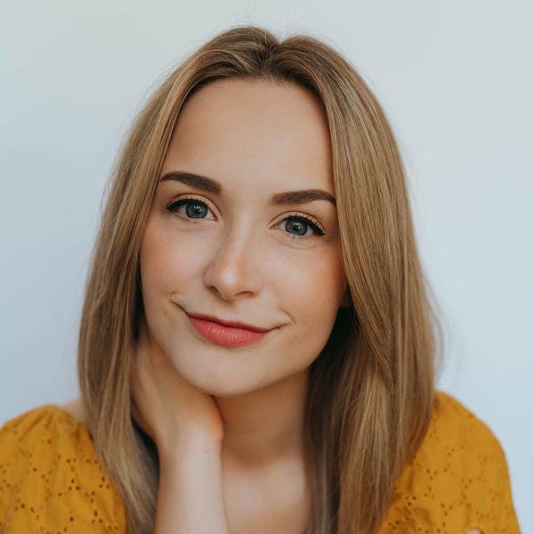 Headshot of Emily Robertson