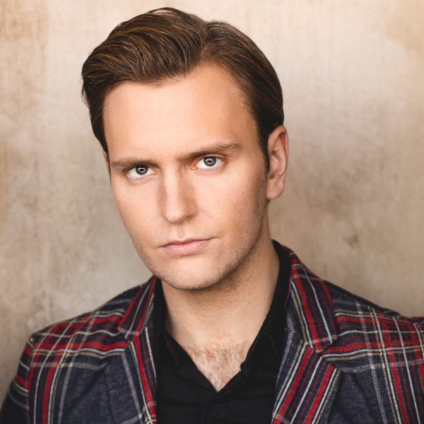 Headshot of Robbie Fenton
