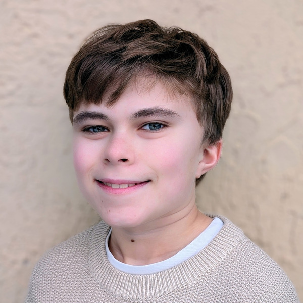 Headshot of Leif Bernal-Manninen