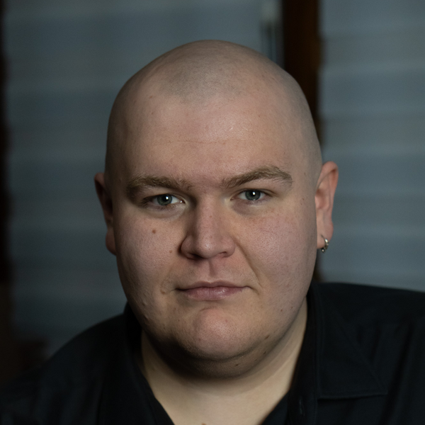 Headshot of Xander Bechard