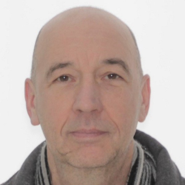 Headshot of Charles Russell