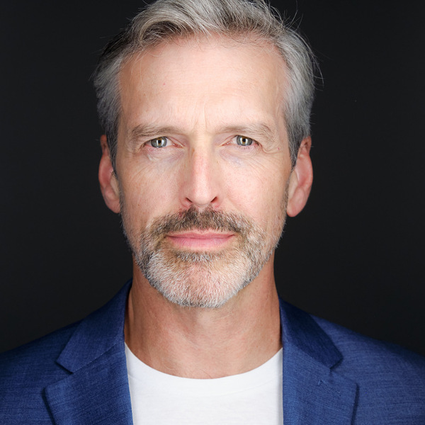 Headshot of Ian Simpson