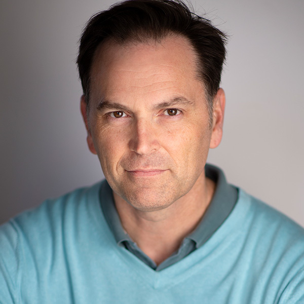 Headshot of Ryan Desaulnier