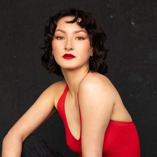 Headshot of Lozza Lin