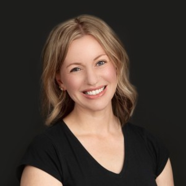Headshot of Suzanne McArthur