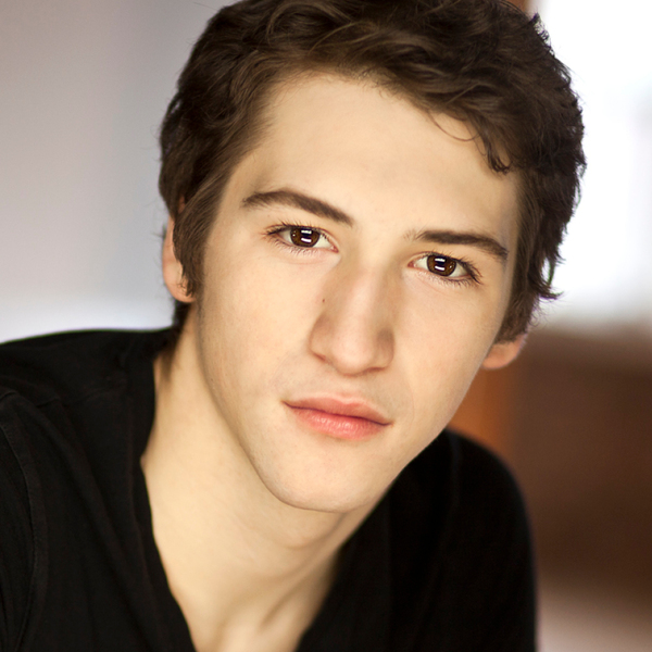 Evan Taylor Benyacar headshot