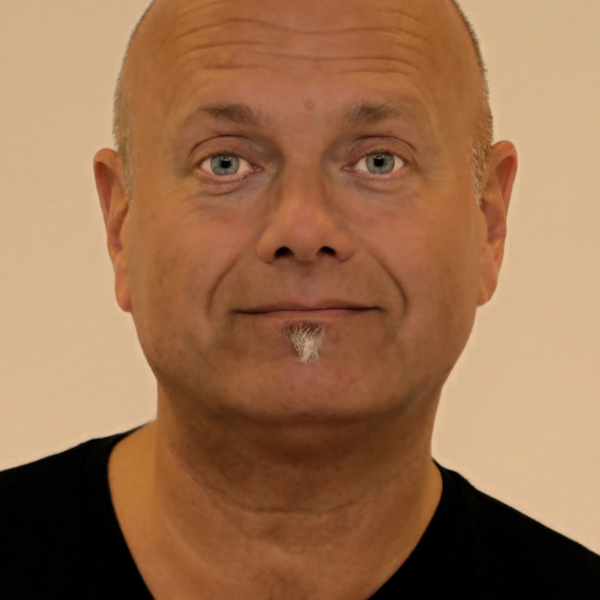 Douglas Paraschuk headshot